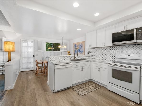 16 E Yale Loop 28, Irvine CA 92604