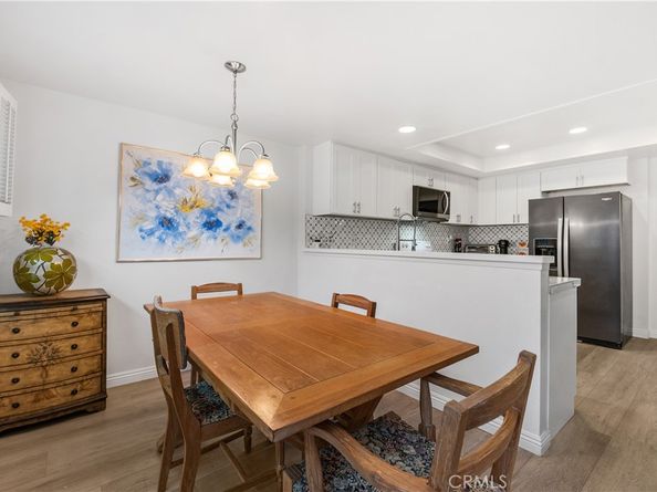 16 E Yale Loop 28, Irvine CA 92604