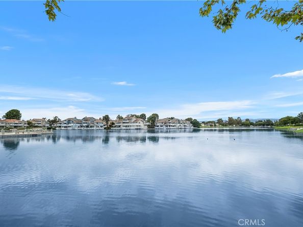 16 E Yale Loop 28, Irvine CA 92604