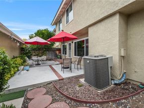 16 E Yale Loop 28, Irvine CA 92604