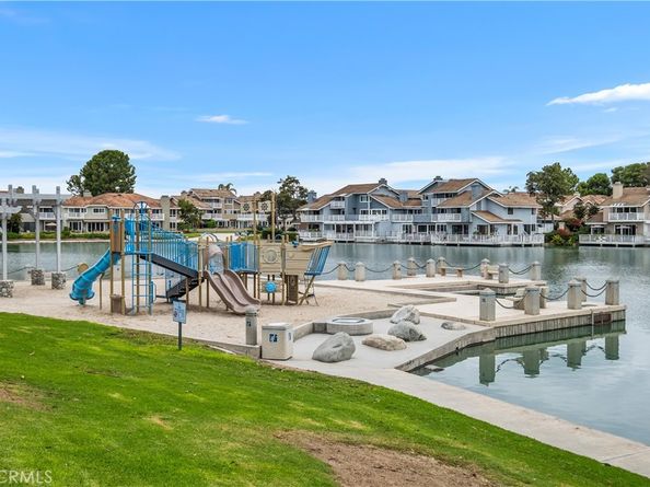 16 E Yale Loop 28, Irvine CA 92604