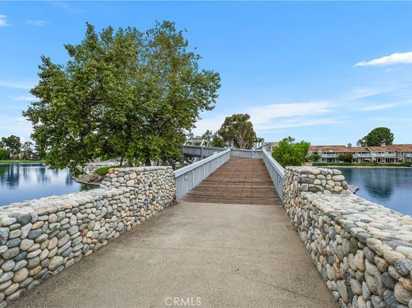 16 E Yale Loop 28, Irvine CA 92604