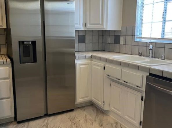 210 210 1/2 NW Glendora, Long Beach CA 90803