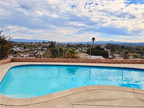 648 Flora, Oceanside CA 92057