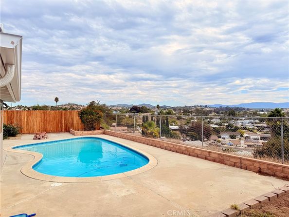 648 Flora, Oceanside CA 92057