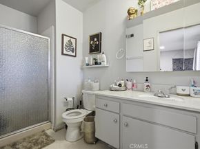 9533 Frankirst, North Hills CA 91343