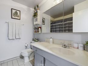 9533 Frankirst, North Hills CA 91343