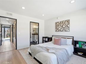 11127 La Maida 9, North Hollywood CA 91601