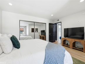 11127 La Maida 9, North Hollywood CA 91601