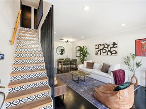 11127 La Maida 9, North Hollywood CA 91601