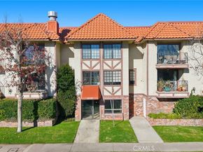 11127 La Maida 9, North Hollywood CA 91601