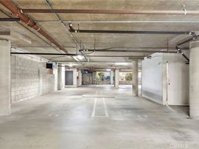 11127 La Maida 9, North Hollywood CA 91601