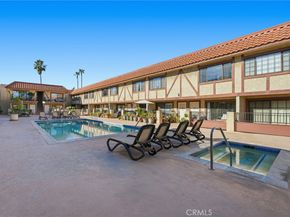 11127 La Maida 9, North Hollywood CA 91601