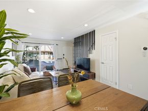 11127 La Maida 9, North Hollywood CA 91601