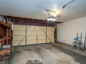 18319 Collins, Tarzana CA 91356