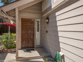 18319 Collins, Tarzana CA 91356