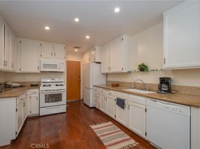 18319 Collins, Tarzana CA 91356