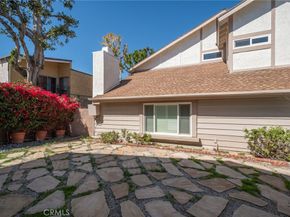 18319 Collins, Tarzana CA 91356