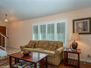 18319 Collins, Tarzana CA 91356