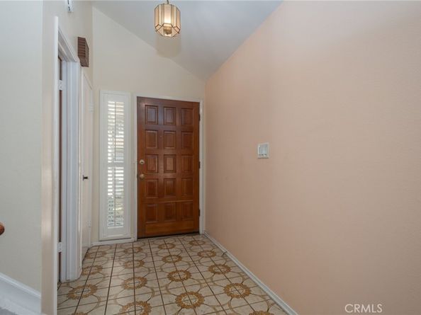 18319 Collins, Tarzana CA 91356