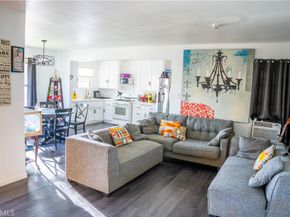 6941 Newcastle, Reseda CA 91335