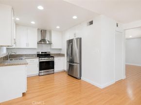 19231 Sherman Way 1, Reseda CA 91335