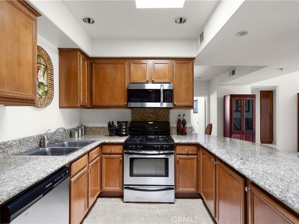 14343 Burbank Boulevard 301, Sherman Oaks CA 91401