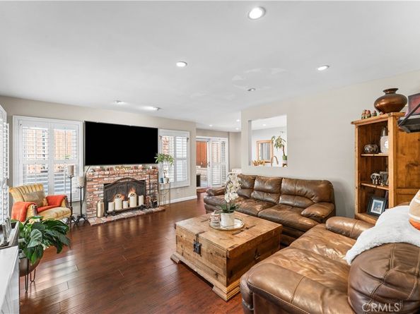 12331 Carl Street, Pacoima CA 91331