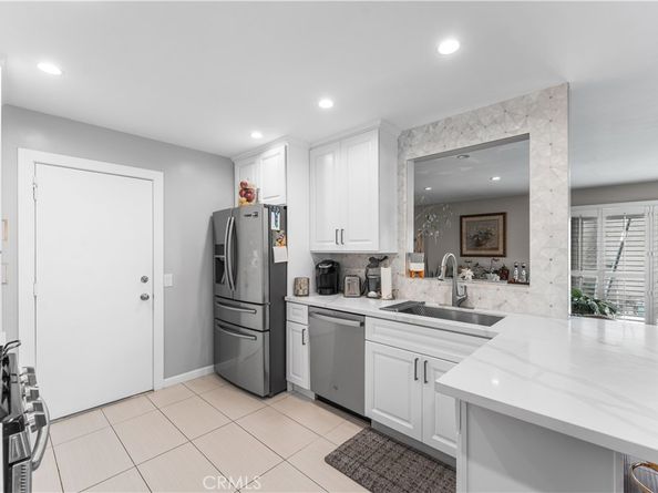 12331 Carl Street, Pacoima CA 91331