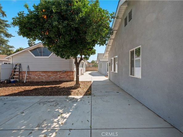 7445 Balcom Avenue, Reseda CA 91335