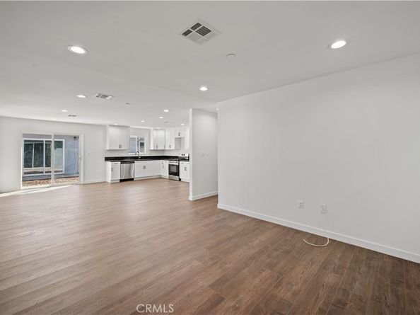 7445 Balcom Avenue, Reseda CA 91335