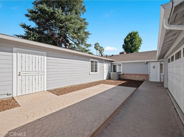 7445 Balcom Avenue, Reseda CA 91335