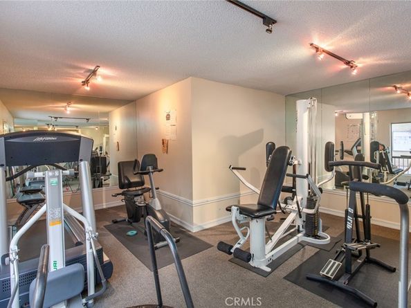 1735 N Fuller Avenue 425, Los Angeles CA 90046