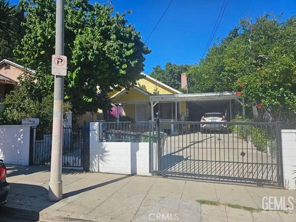 2305 W 2nd Street, Los Angeles CA 90057