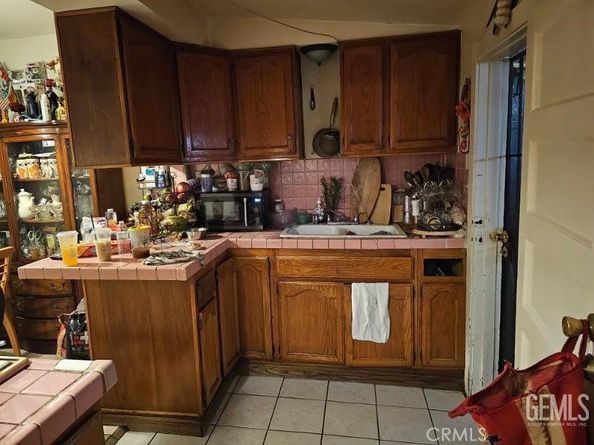 2305 W 2nd Street, Los Angeles CA 90057