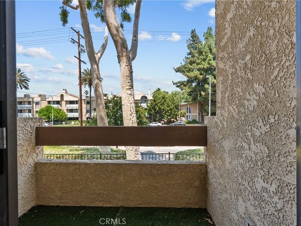 18958 Sherman Way 17, Reseda CA 91335
