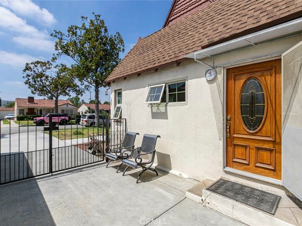 533 Hawthorne Street, Glendale CA 91204