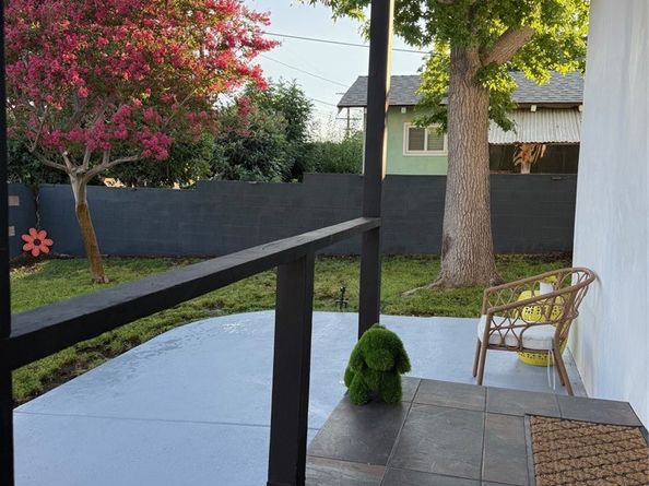 20406 Londelius Street, Winnetka CA 91306