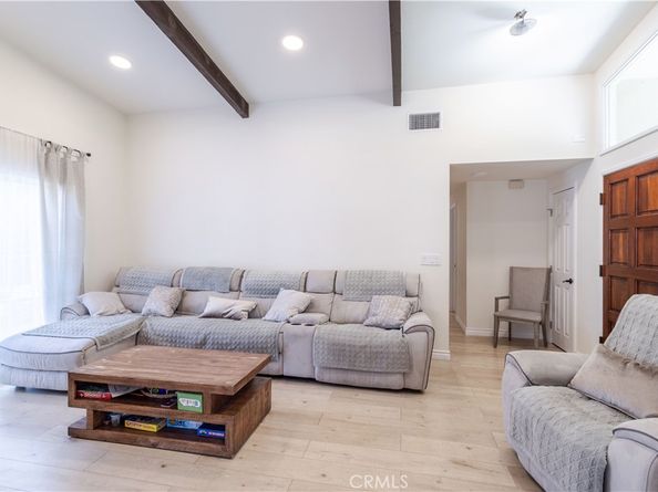 19516 Blythe Street, Reseda CA 91335