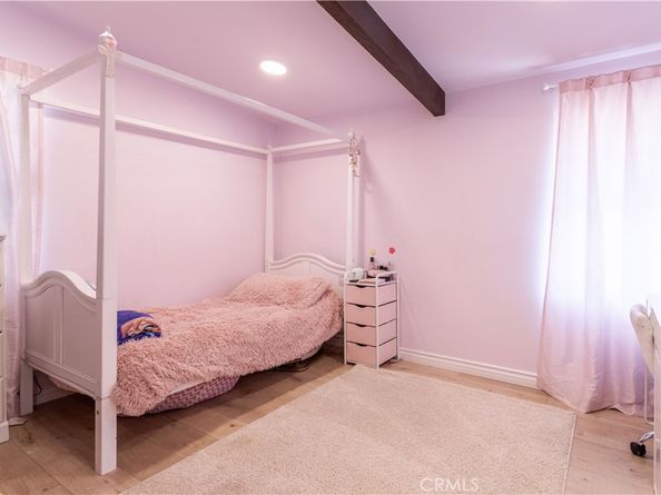 19516 Blythe Street, Reseda CA 91335