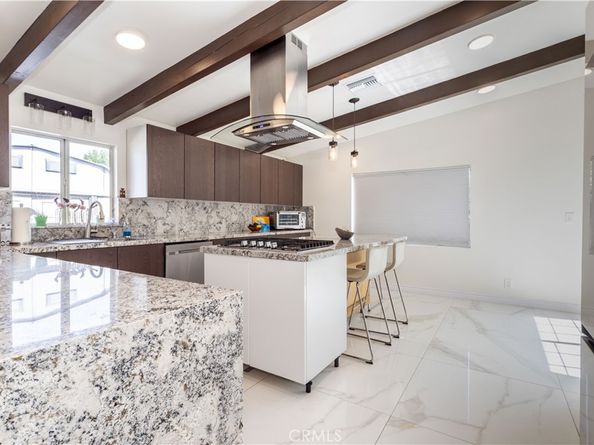 19516 Blythe Street, Reseda CA 91335