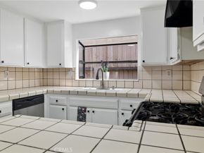 13534 Cordary Avenue 14, Hawthorne CA 90250