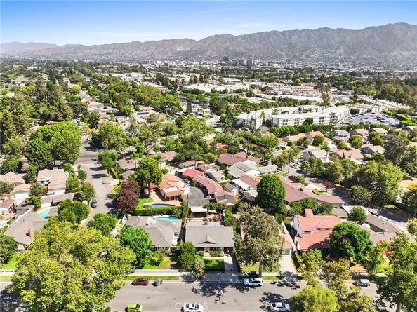 1321 W Morningside Drive, Burbank CA 91506