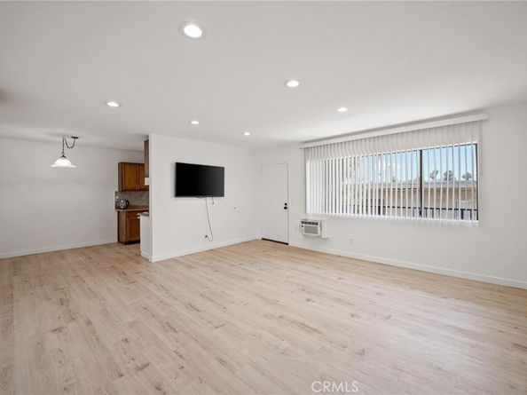8800 Cedros Avenue 204, Panorama City CA 91402