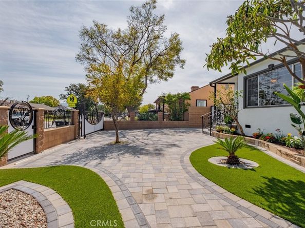 1735 -1737 N Lima Street, Burbank CA 91505