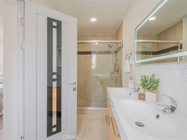 1735 -1737 N Lima Street, Burbank CA 91505