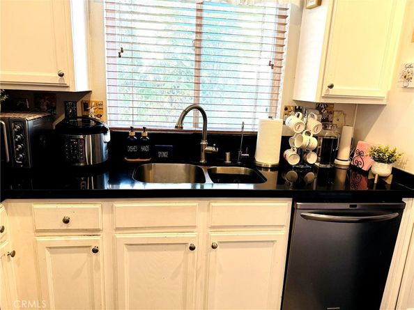 9173 Burnet Avenue, North Hills CA 91343