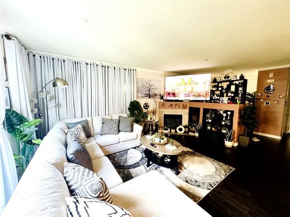 9173 Burnet Avenue, North Hills CA 91343