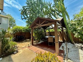 9213 Independence Way, North Hills CA 91343