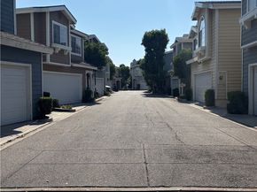 9213 Independence Way, North Hills CA 91343